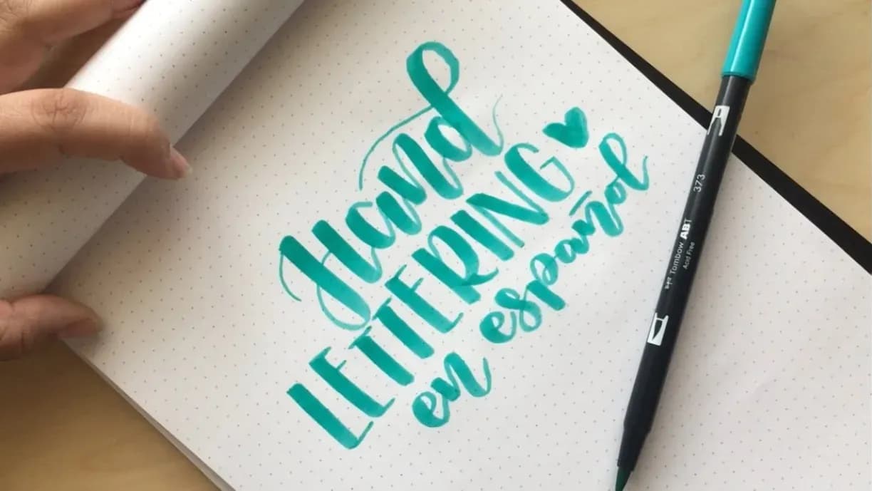 creatyum-lettering-caligrafia-tipografia-01.webp