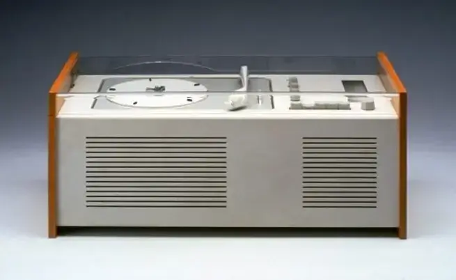 creatyum-media-dieter-rams-sk4-phonosuper-03