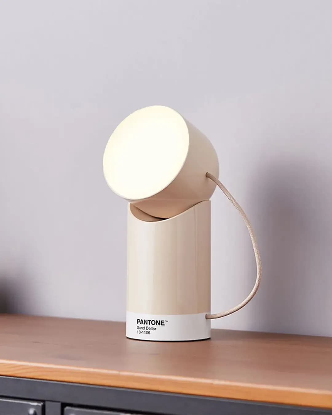 creatyum-media-lexon-pantone-collab-orbe