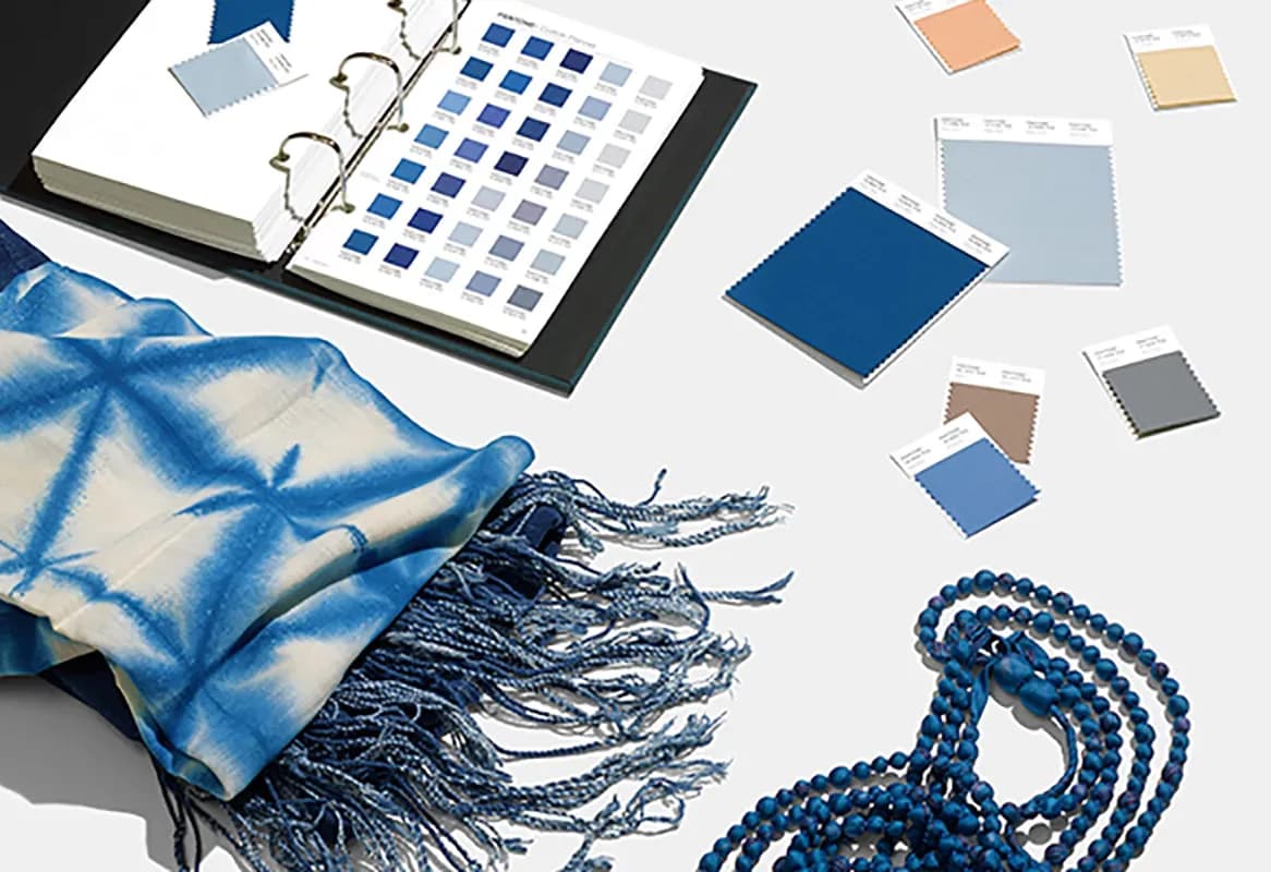 pantone-color-of-the-year-2020-classic-blue-tools-fashion.webp